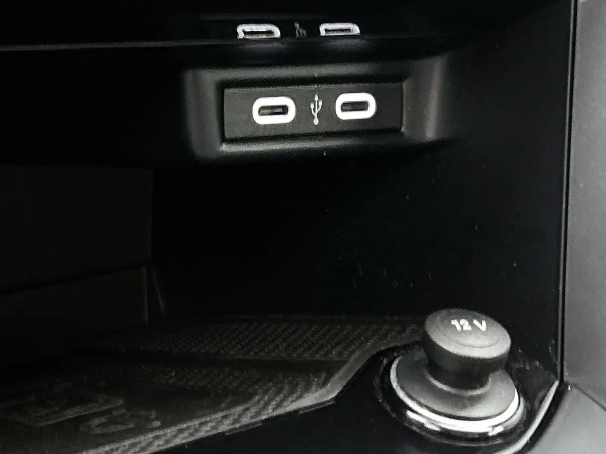 1.0 TSI Life | 110 PK | | Airco | Adaptive Cruise Control | Lane Assist | Parkeersensoren | Apple Carplay / Android Auto |
