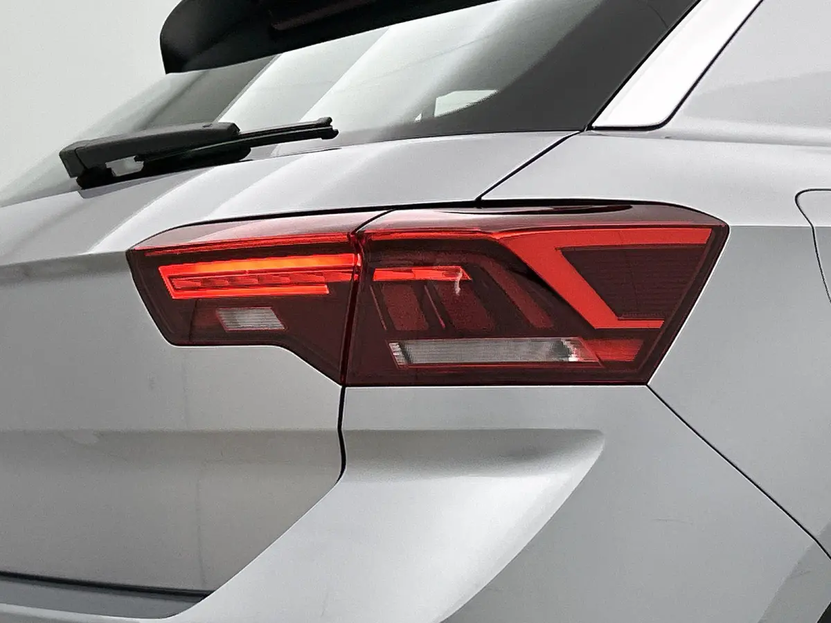 1.0 TSI Life | 110 PK | | Airco | Adaptive Cruise Control | Lane Assist | Parkeersensoren | Apple Carplay / Android Auto |