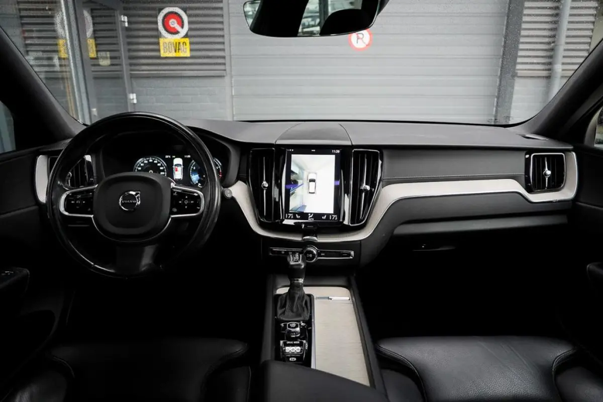 2.0 T5 AWD Inscription / Pano / Adaptive Cruise / Trekhaak