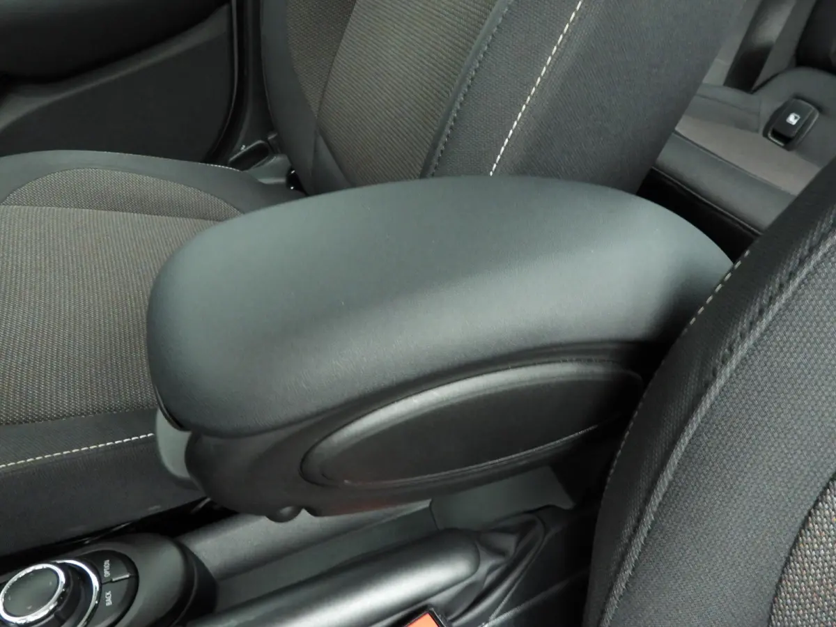 Cooper | LED | Navigatie | Clima | PDC | Cruise controle | DAB | Alu 16 inch