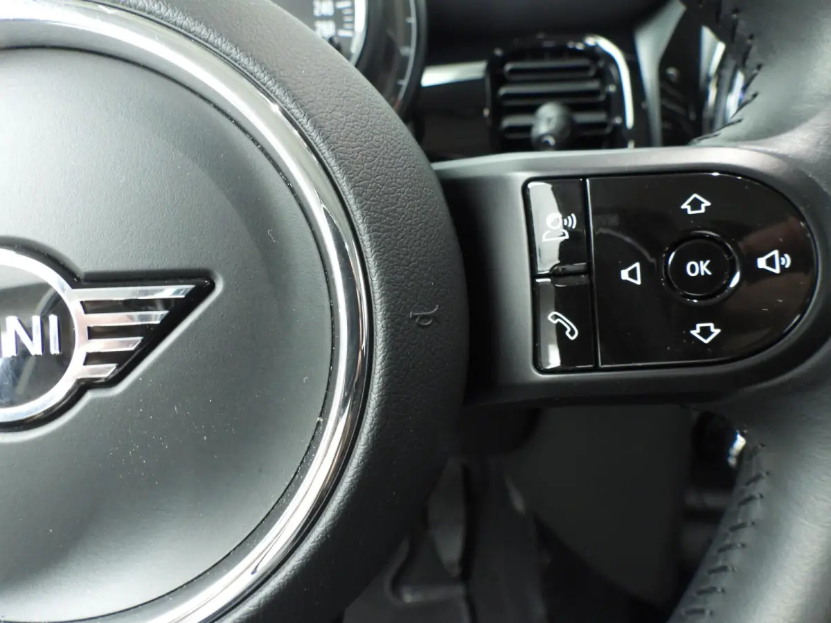 Cooper | LED | Navigatie | Clima | PDC | Cruise controle | DAB | Alu 16 inch