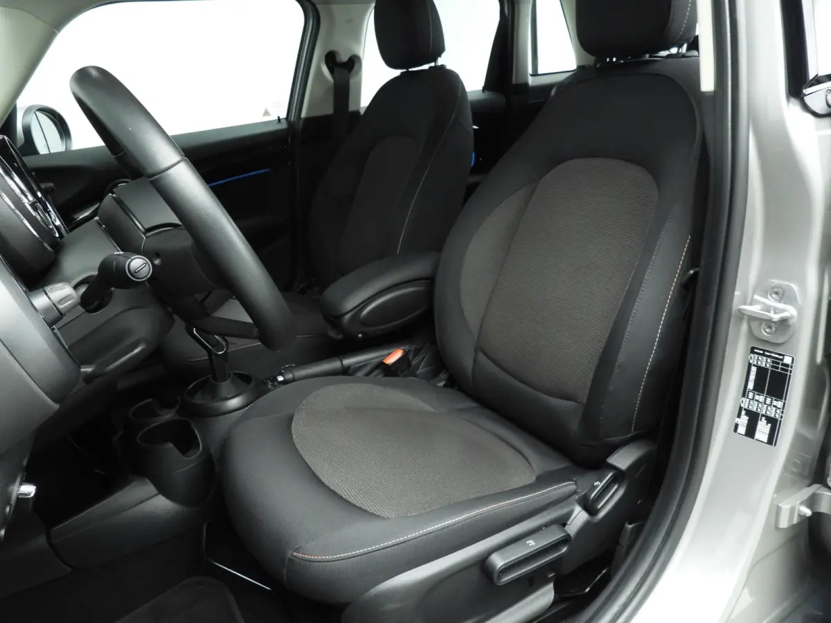Cooper | LED | Navigatie | Clima | PDC | Cruise controle | DAB | Alu 16 inch