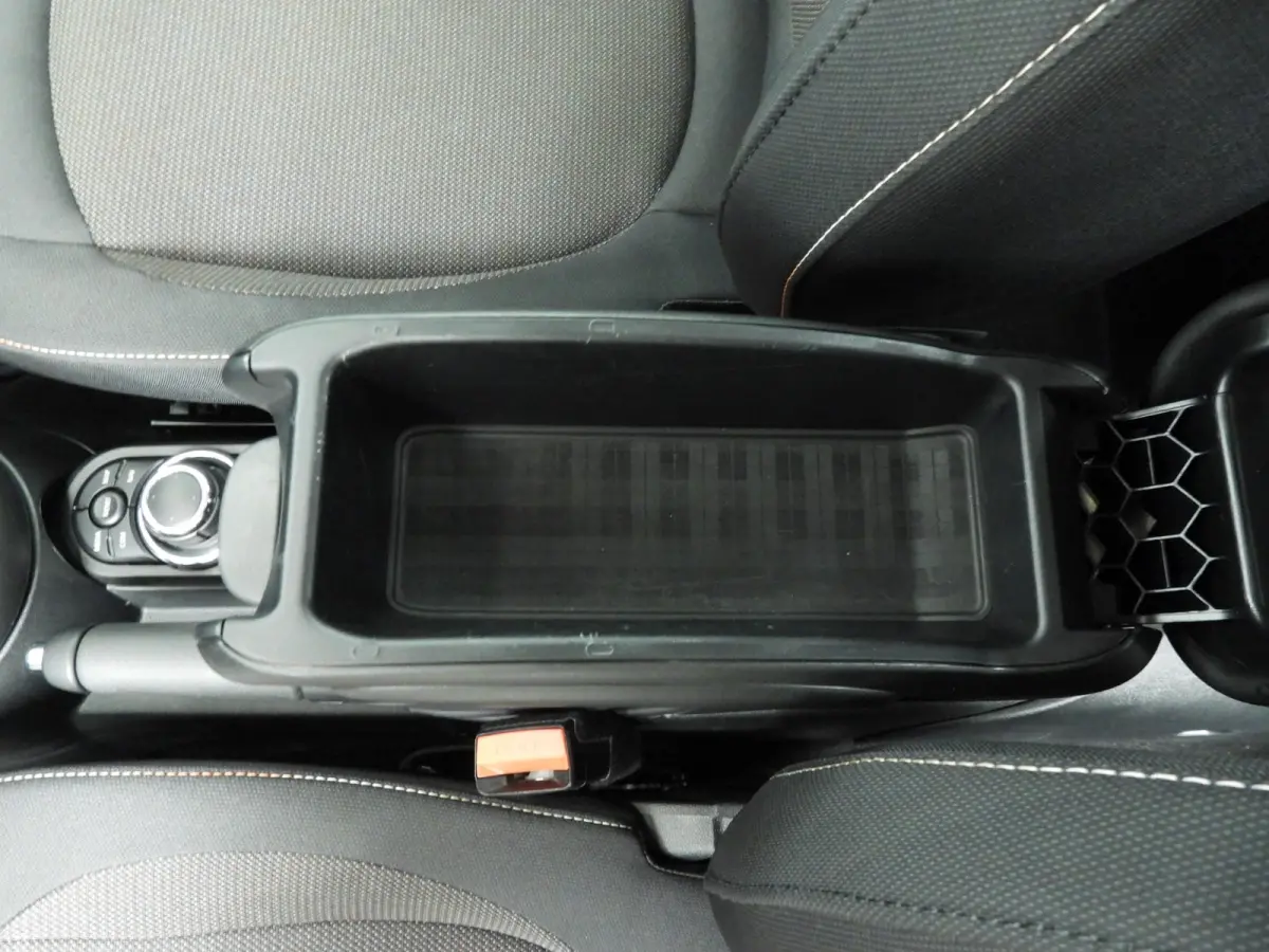 Cooper | LED | Navigatie | Clima | PDC | Cruise controle | DAB | Alu 16 inch
