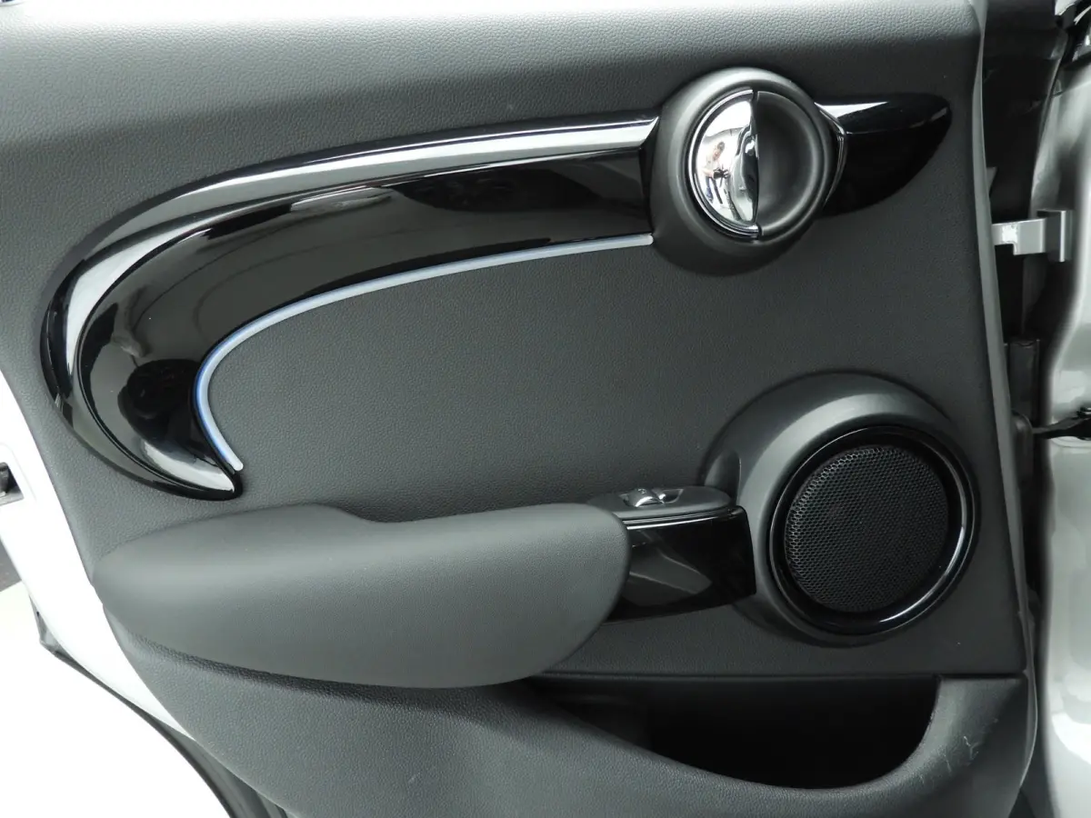 Cooper | LED | Navigatie | Clima | PDC | Cruise controle | DAB | Alu 16 inch