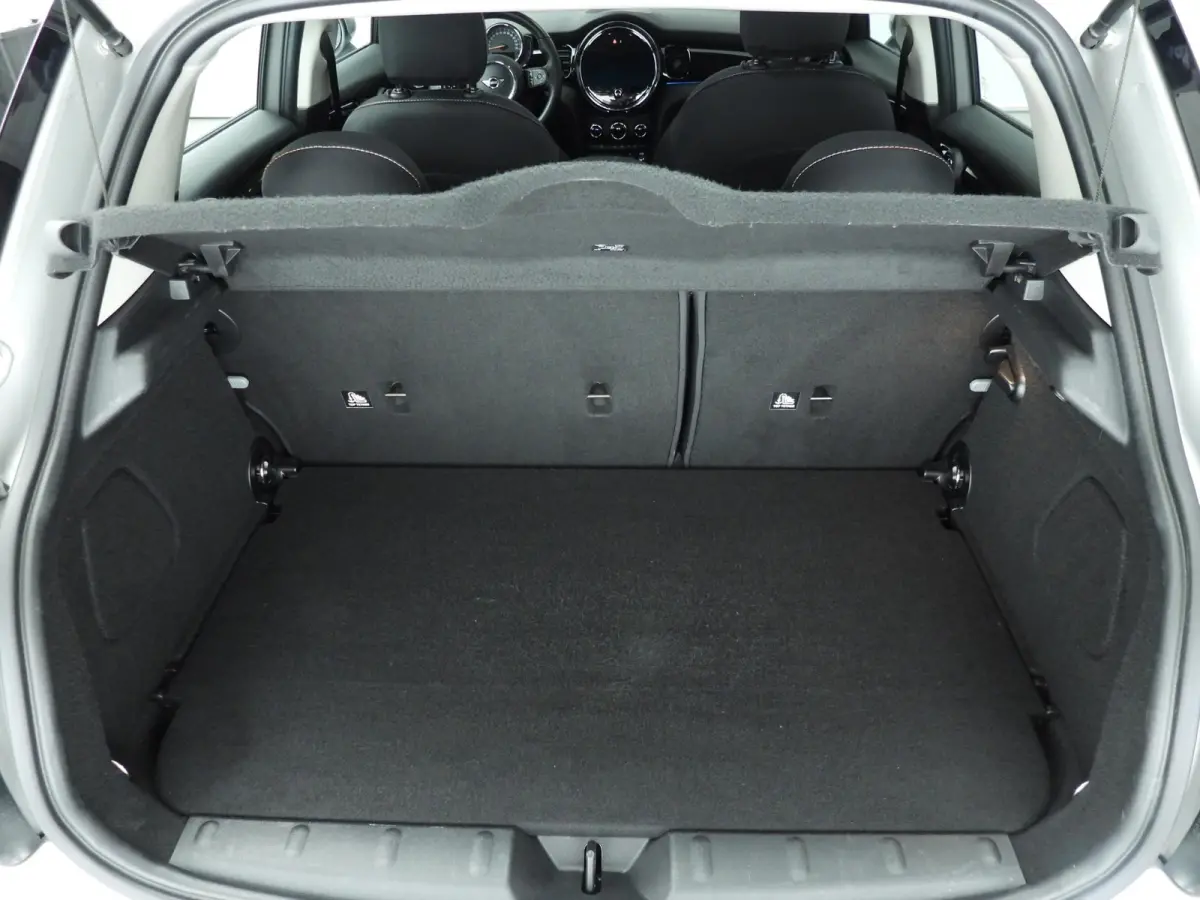 Cooper | LED | Navigatie | Clima | PDC | Cruise controle | DAB | Alu 16 inch