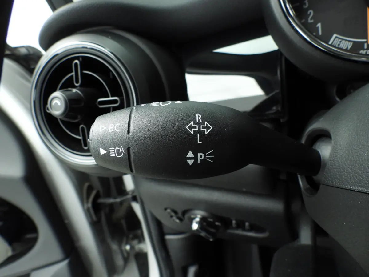Cooper | LED | Navigatie | Clima | PDC | Cruise controle | DAB | Alu 16 inch