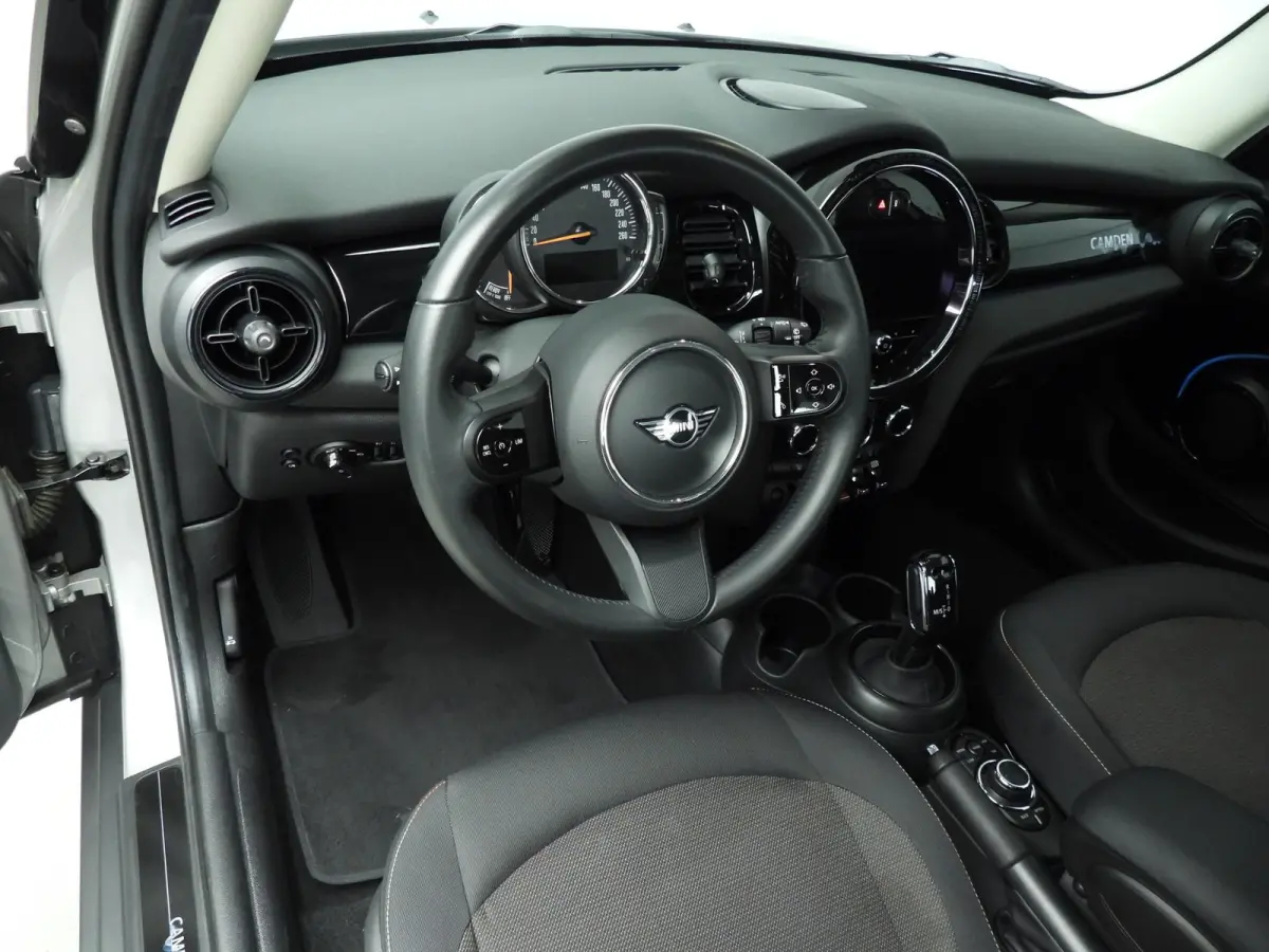 Cooper | LED | Navigatie | Clima | PDC | Cruise controle | DAB | Alu 16 inch