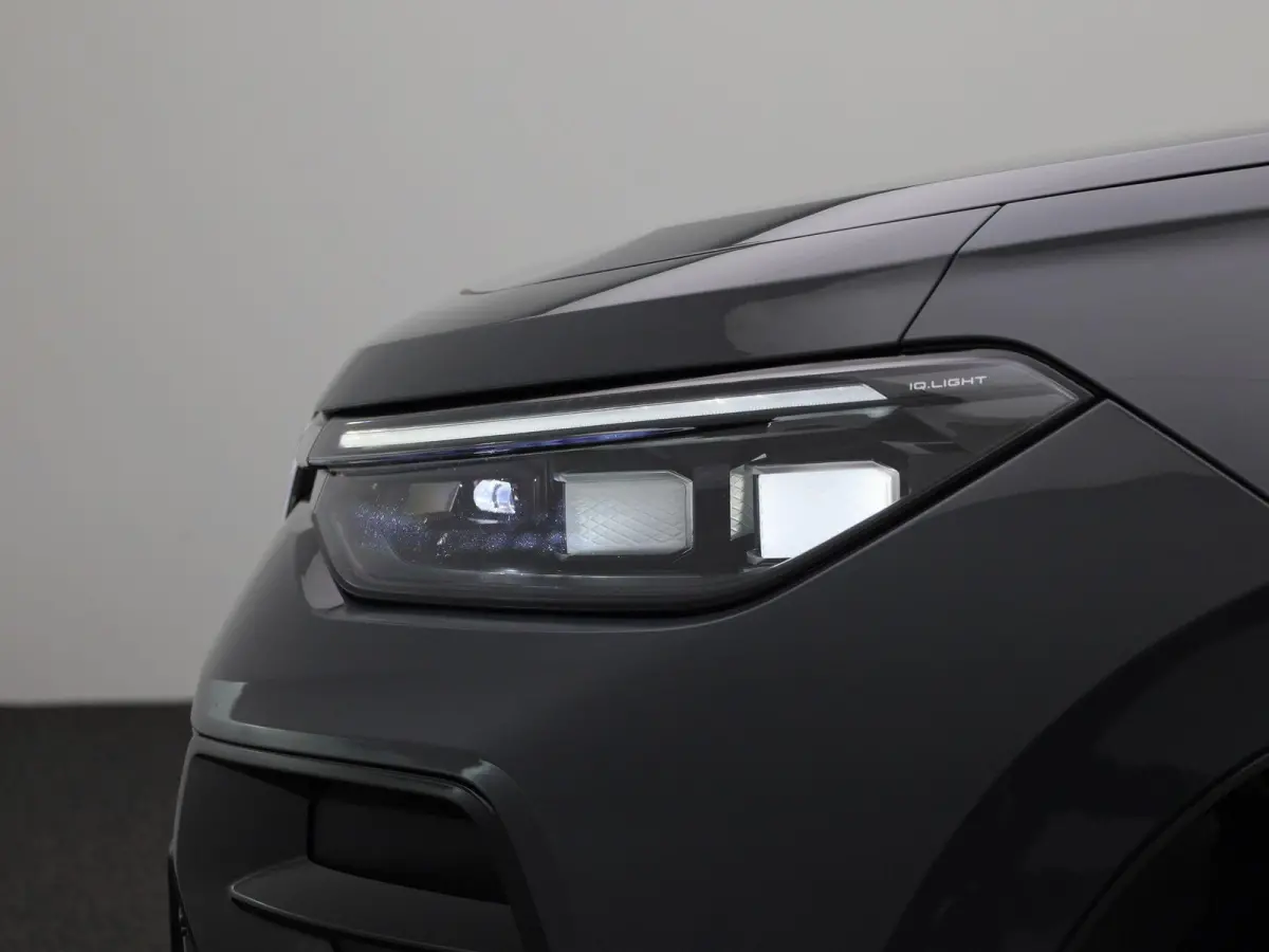 1.5 eHybrid R-Line Edition 204 PK| Origineel Nederlands | Panoramadak | Navigatie | Achteruitrijcamera | Dodehoekdetectie | Achterklep Elektrisch