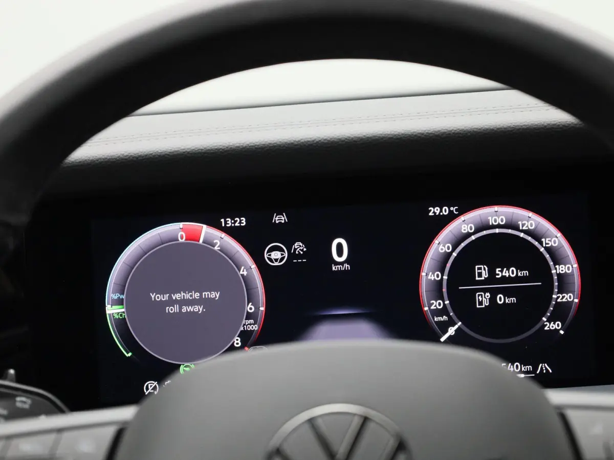 1.5 eHybrid R-Line Edition 204 PK| Origineel Nederlands | Panoramadak | Navigatie | Achteruitrijcamera | Dodehoekdetectie | Achterklep Elektrisch
