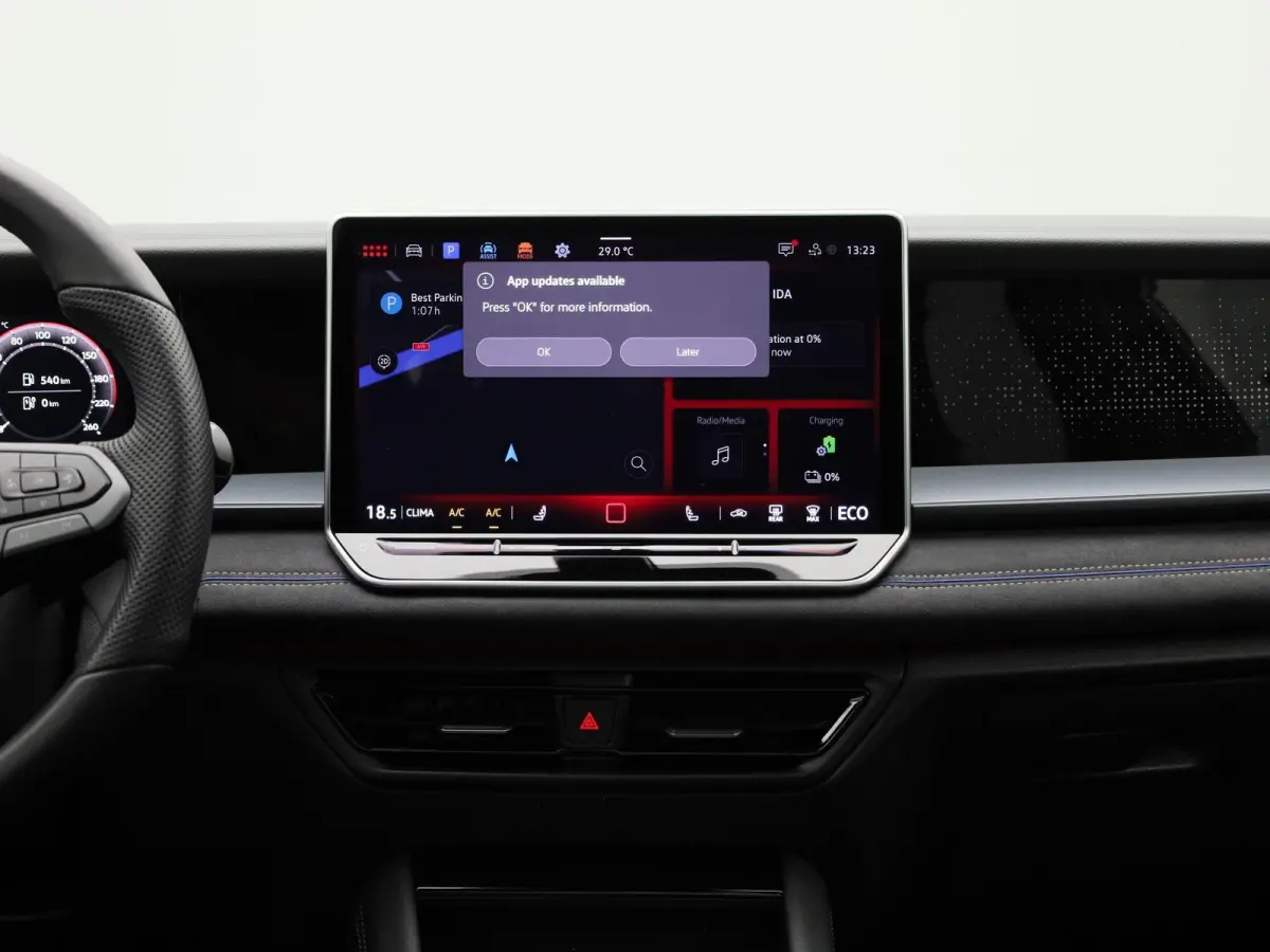 1.5 eHybrid R-Line Edition 204 PK| Origineel Nederlands | Panoramadak | Navigatie | Achteruitrijcamera | Dodehoekdetectie | Achterklep Elektrisch