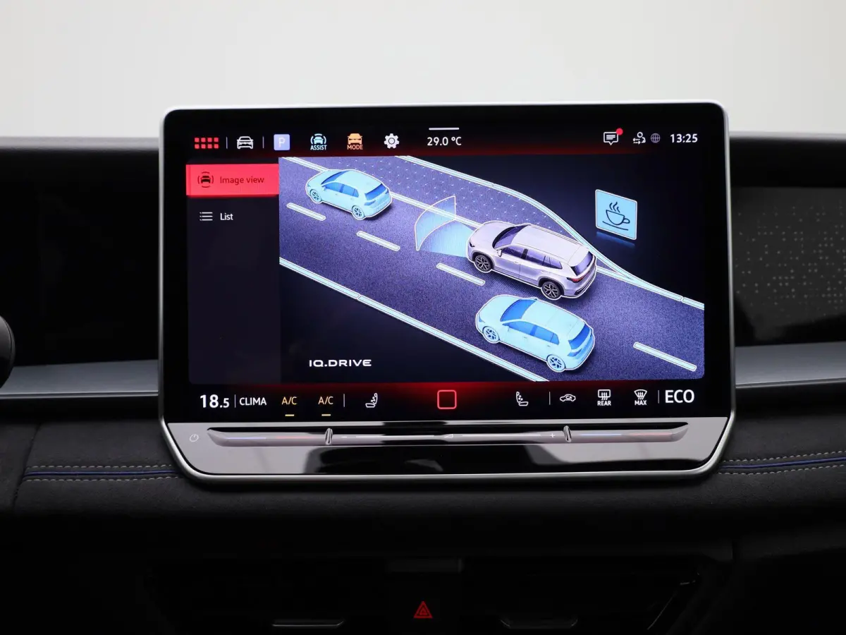 1.5 eHybrid R-Line Edition 204 PK| Origineel Nederlands | Panoramadak | Navigatie | Achteruitrijcamera | Dodehoekdetectie | Achterklep Elektrisch