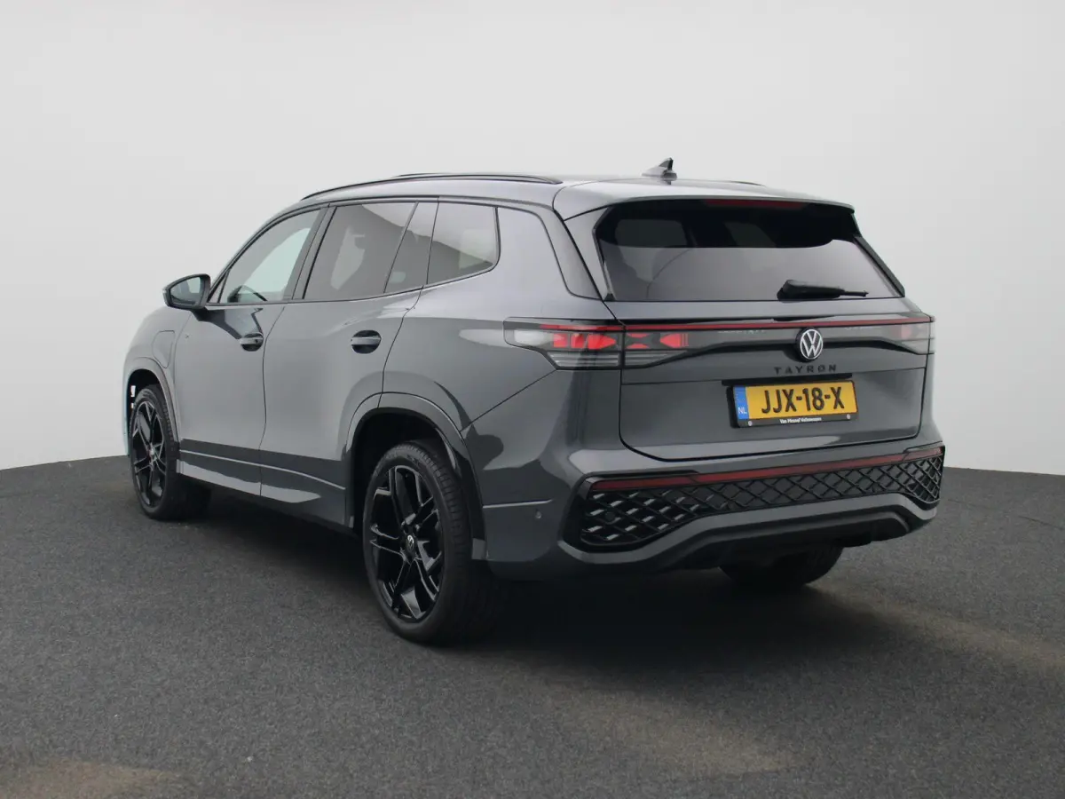 1.5 eHybrid R-Line Edition 204 PK| Origineel Nederlands | Panoramadak | Navigatie | Achteruitrijcamera | Dodehoekdetectie | Achterklep Elektrisch