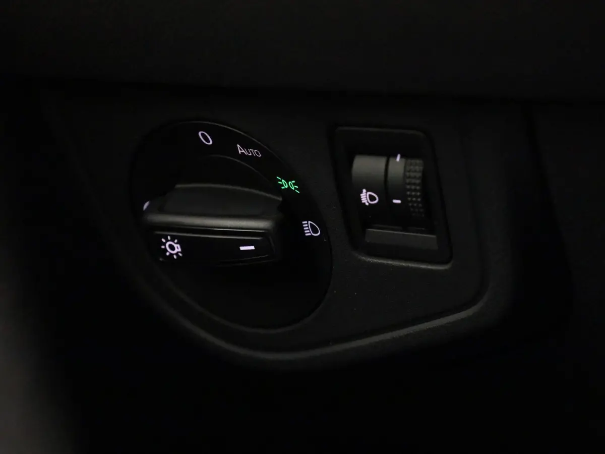 1.0 TSI Life ADAPTIEVE CRUISE CONTROL | APPLE/ANDROID CARPLAY | LICHTMETALEN VELGEN | 12 MAANDEN BOVAGGARANTIE