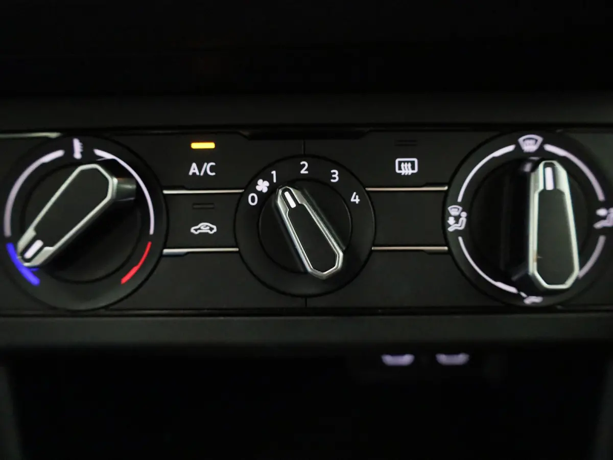 1.0 TSI Life ADAPTIEVE CRUISE CONTROL | APPLE/ANDROID CARPLAY | LICHTMETALEN VELGEN | 12 MAANDEN BOVAGGARANTIE