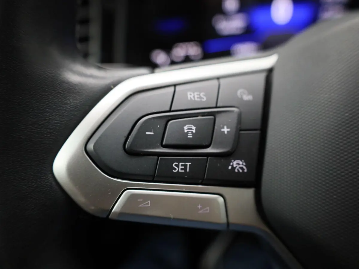 1.0 TSI Life ADAPTIEVE CRUISE CONTROL | APPLE/ANDROID CARPLAY | LICHTMETALEN VELGEN | 12 MAANDEN BOVAGGARANTIE