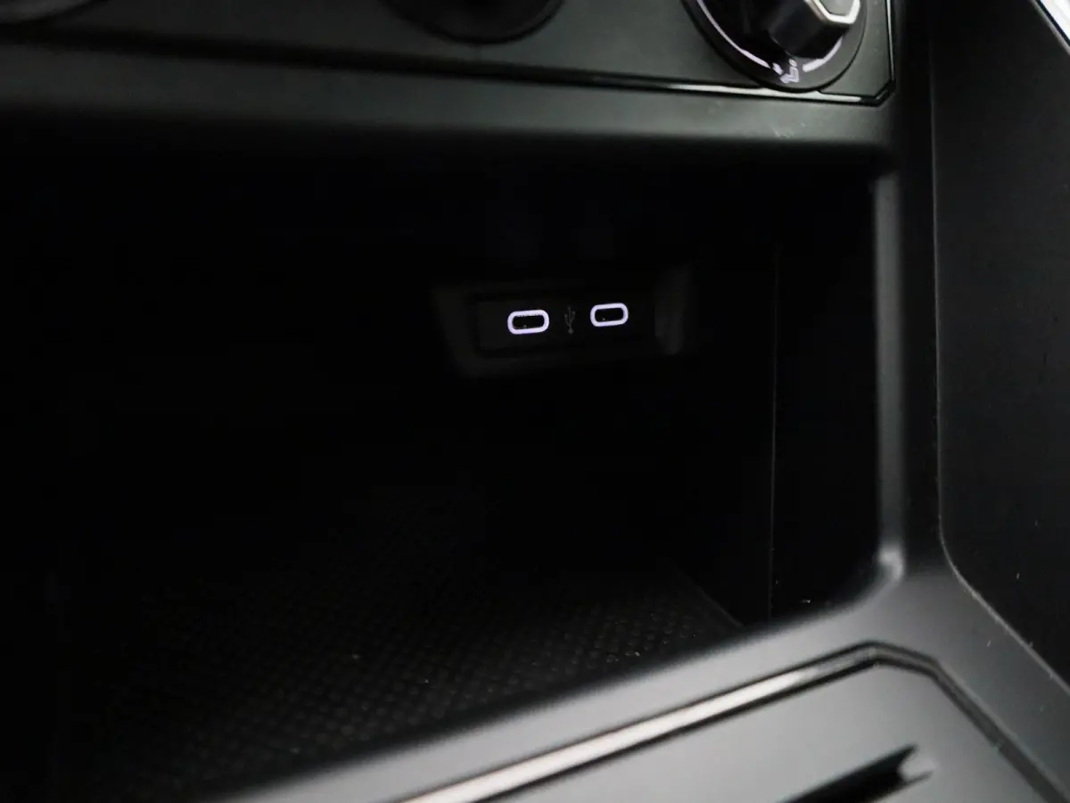 1.0 TSI Life ADAPTIEVE CRUISE CONTROL | APPLE/ANDROID CARPLAY | LICHTMETALEN VELGEN | 12 MAANDEN BOVAGGARANTIE