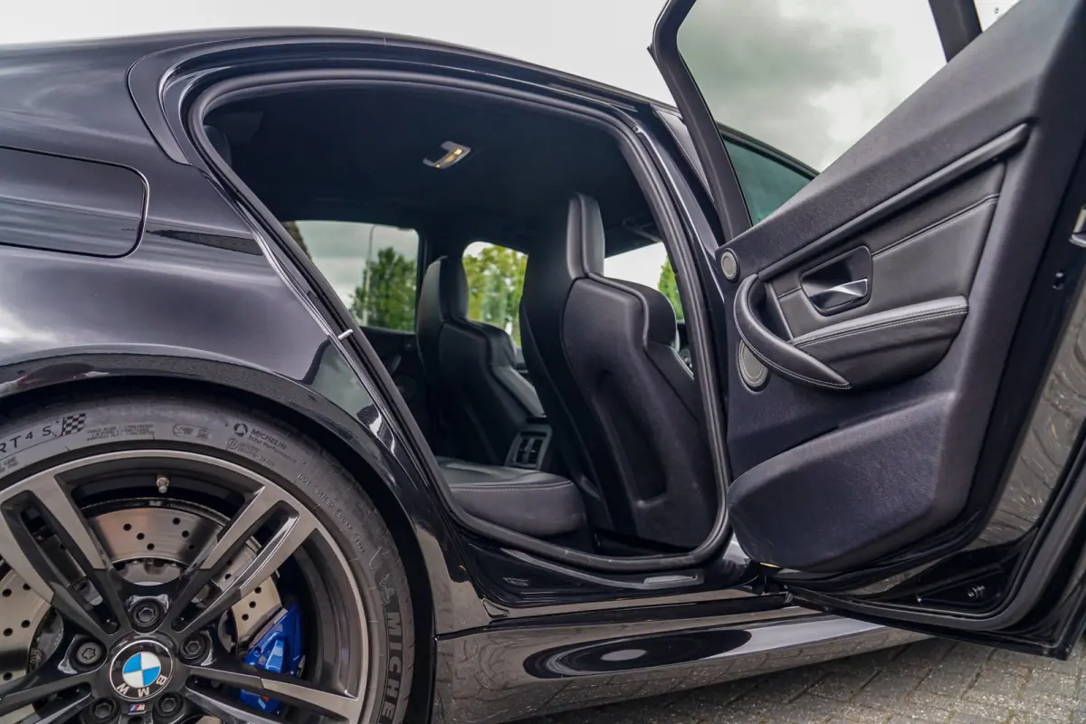 M3 | Carbon Dak | Origineel NL | BMW LED | M Drivers Package | Camera | 100% onderhouden | Carbon accenten | 431PK |