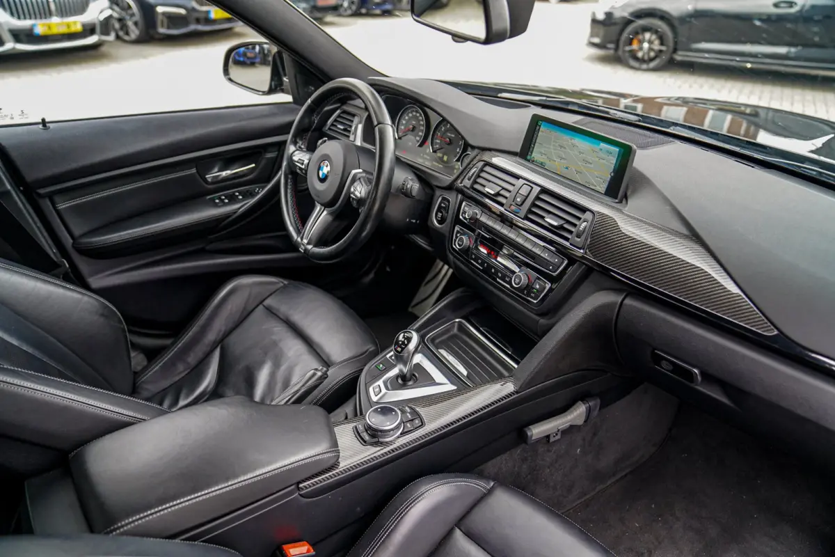 M3 | Carbon Dak | Origineel NL | BMW LED | M Drivers Package | Camera | 100% onderhouden | Carbon accenten | 431PK |