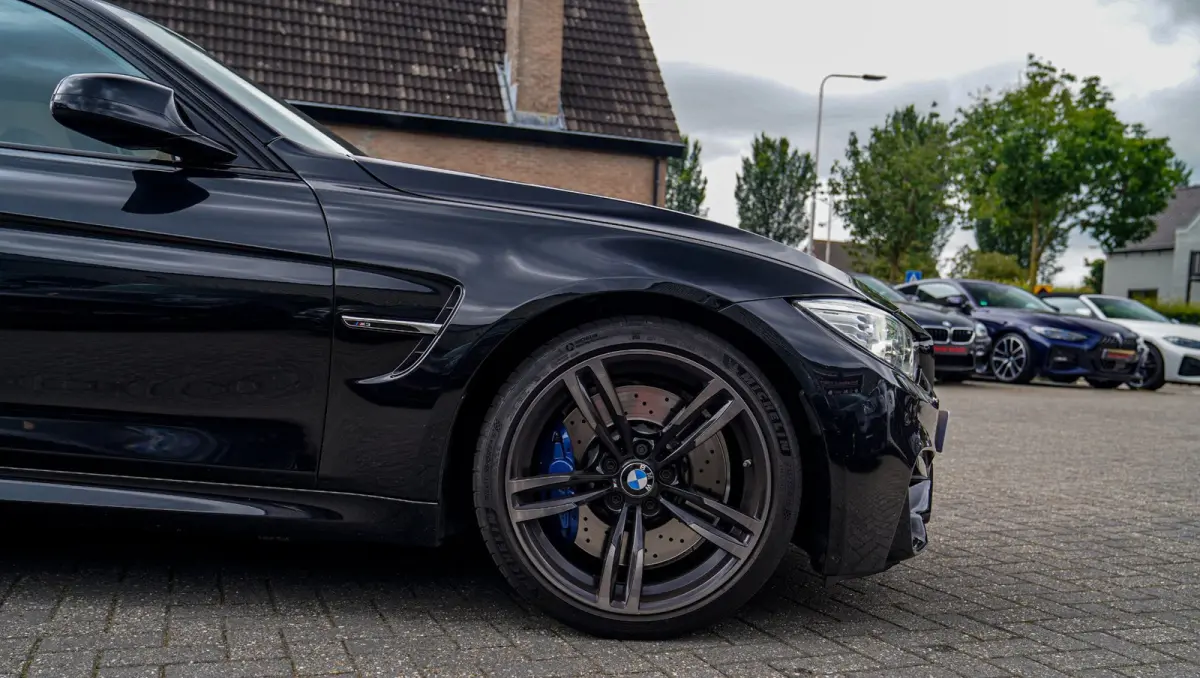 M3 | Carbon Dak | Origineel NL | BMW LED | M Drivers Package | Camera | 100% onderhouden | Carbon accenten | 431PK |