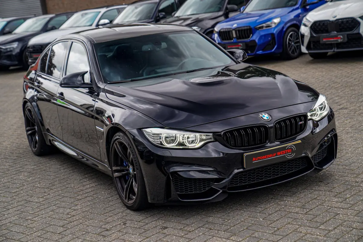 M3 | Carbon Dak | Origineel NL | BMW LED | M Drivers Package | Camera | 100% onderhouden | Carbon accenten | 431PK |