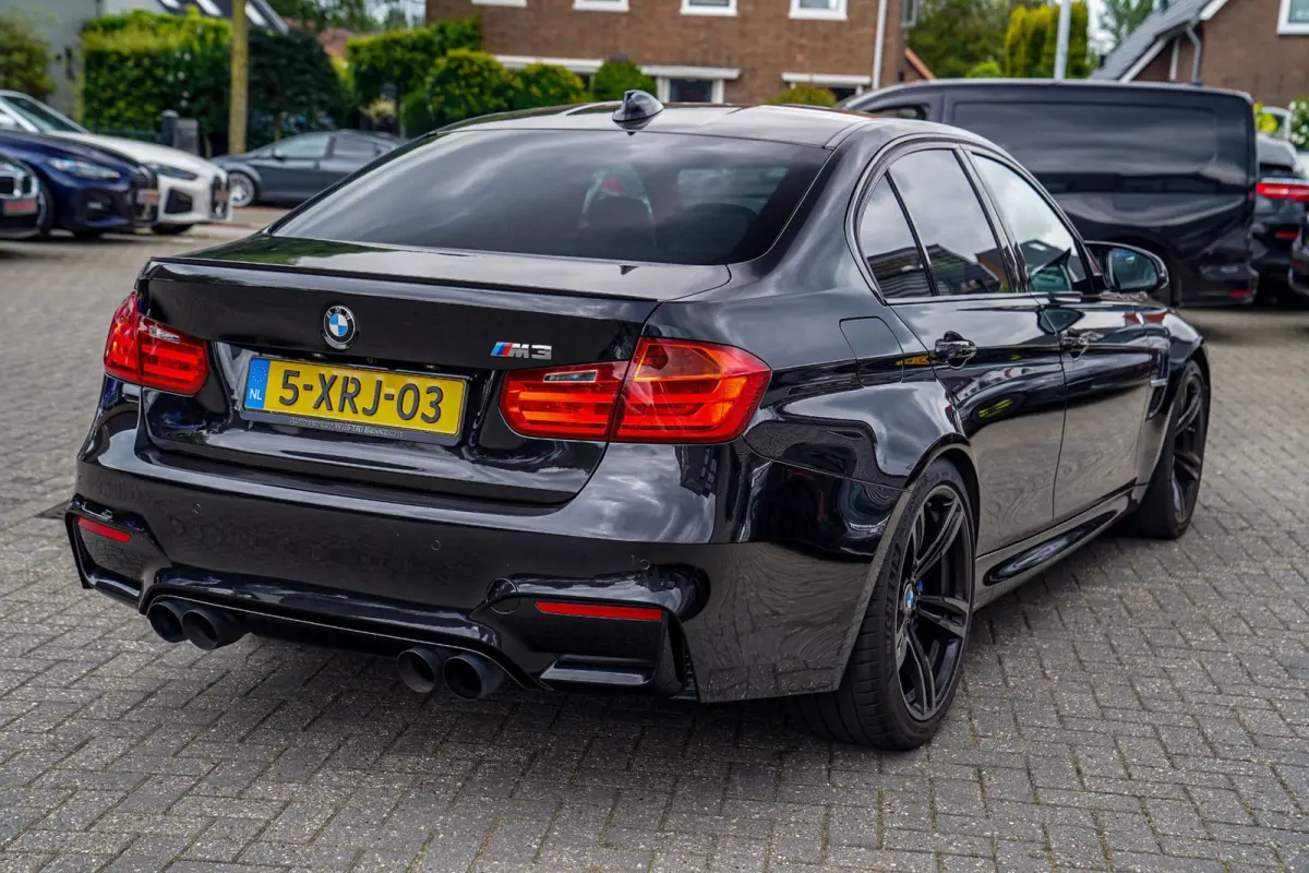 M3 | Carbon Dak | Origineel NL | BMW LED | M Drivers Package | Camera | 100% onderhouden | Carbon accenten | 431PK |