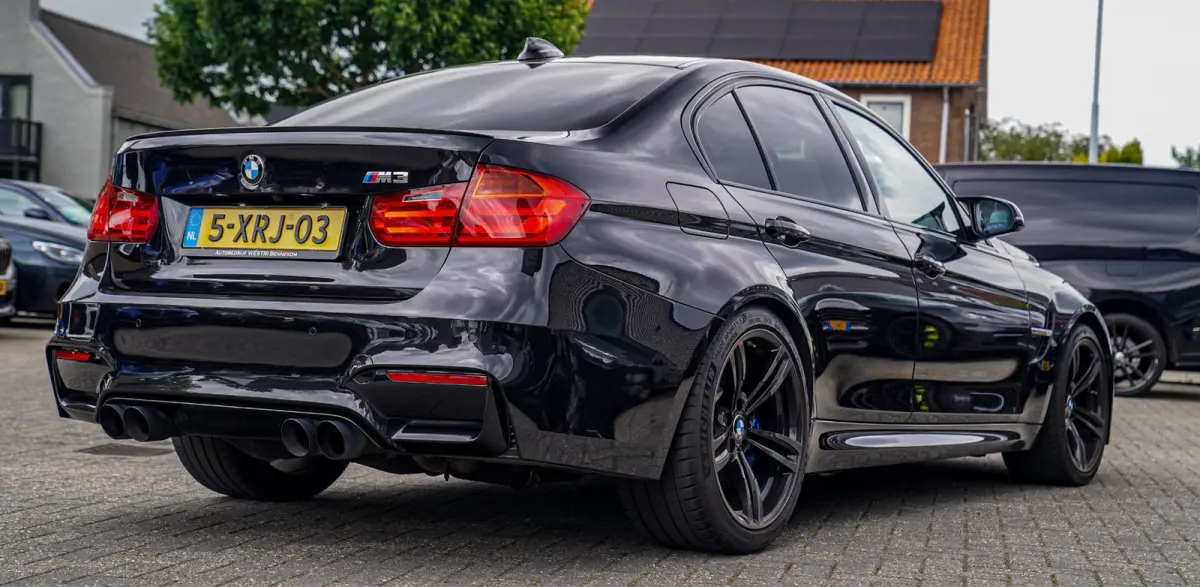 M3 | Carbon Dak | Origineel NL | BMW LED | M Drivers Package | Camera | 100% onderhouden | Carbon accenten | 431PK |