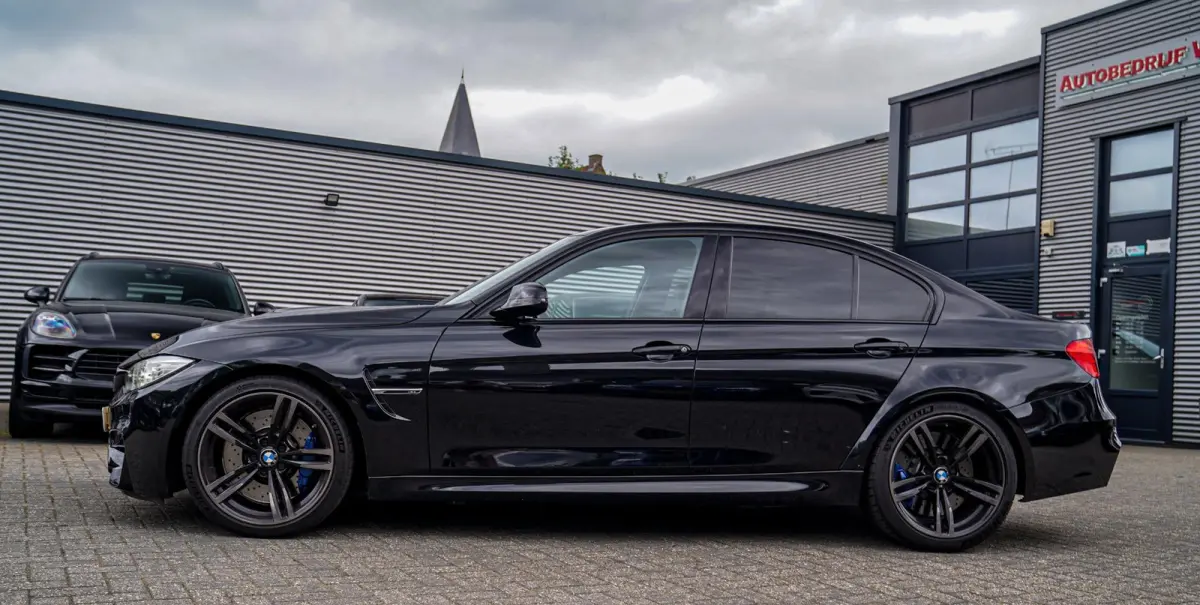 M3 | Carbon Dak | Origineel NL | BMW LED | M Drivers Package | Camera | 100% onderhouden | Carbon accenten | 431PK |