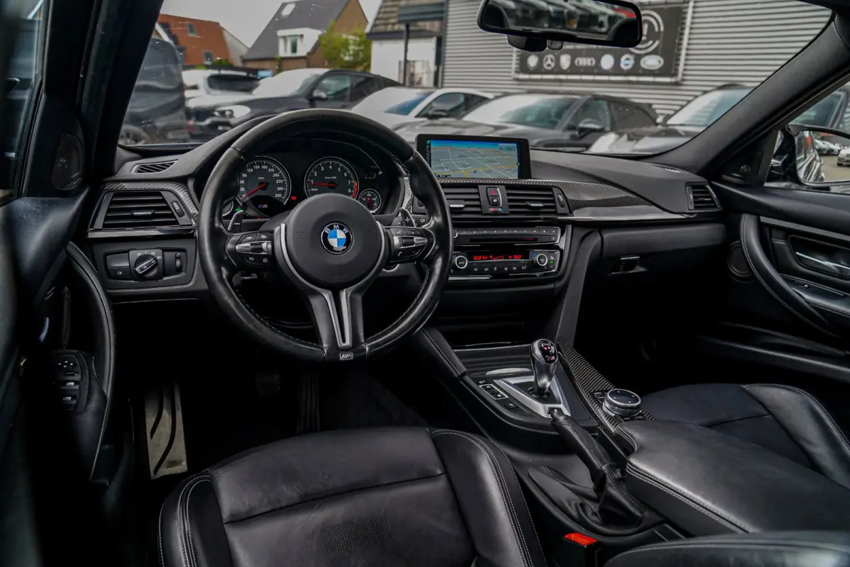 M3 | Carbon Dak | Origineel NL | BMW LED | M Drivers Package | Camera | 100% onderhouden | Carbon accenten | 431PK |