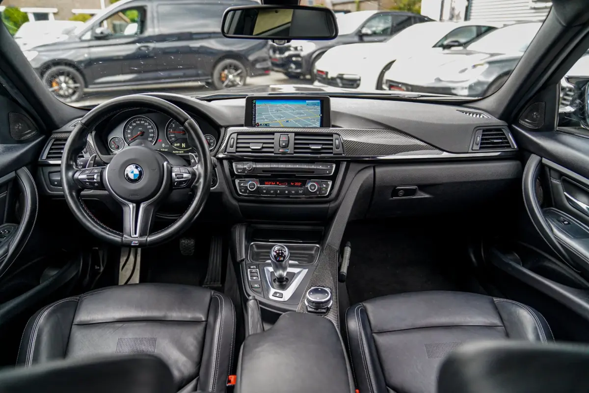 M3 | Carbon Dak | Origineel NL | BMW LED | M Drivers Package | Camera | 100% onderhouden | Carbon accenten | 431PK |