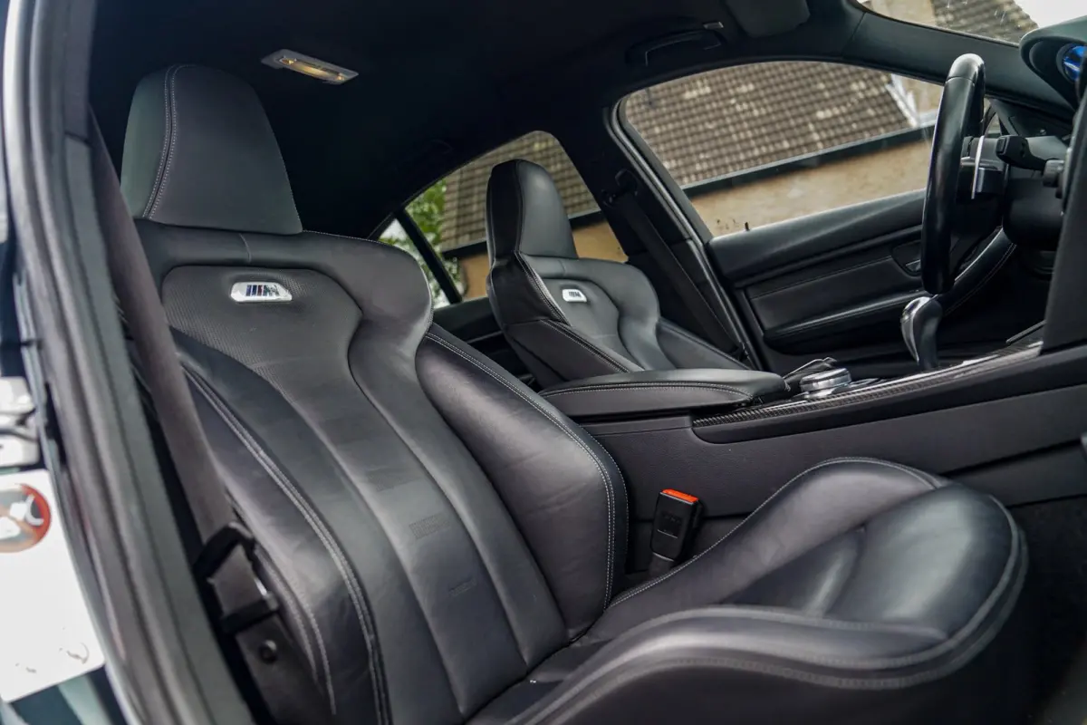 M3 | Carbon Dak | Origineel NL | BMW LED | M Drivers Package | Camera | 100% onderhouden | Carbon accenten | 431PK |