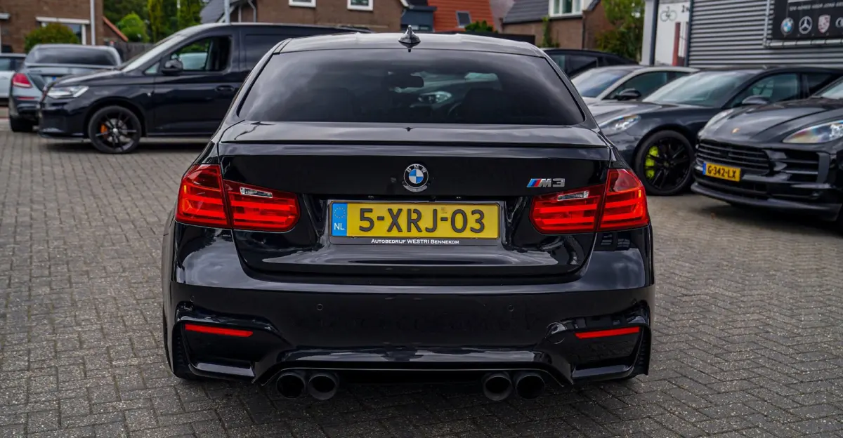 M3 | Carbon Dak | Origineel NL | BMW LED | M Drivers Package | Camera | 100% onderhouden | Carbon accenten | 431PK |
