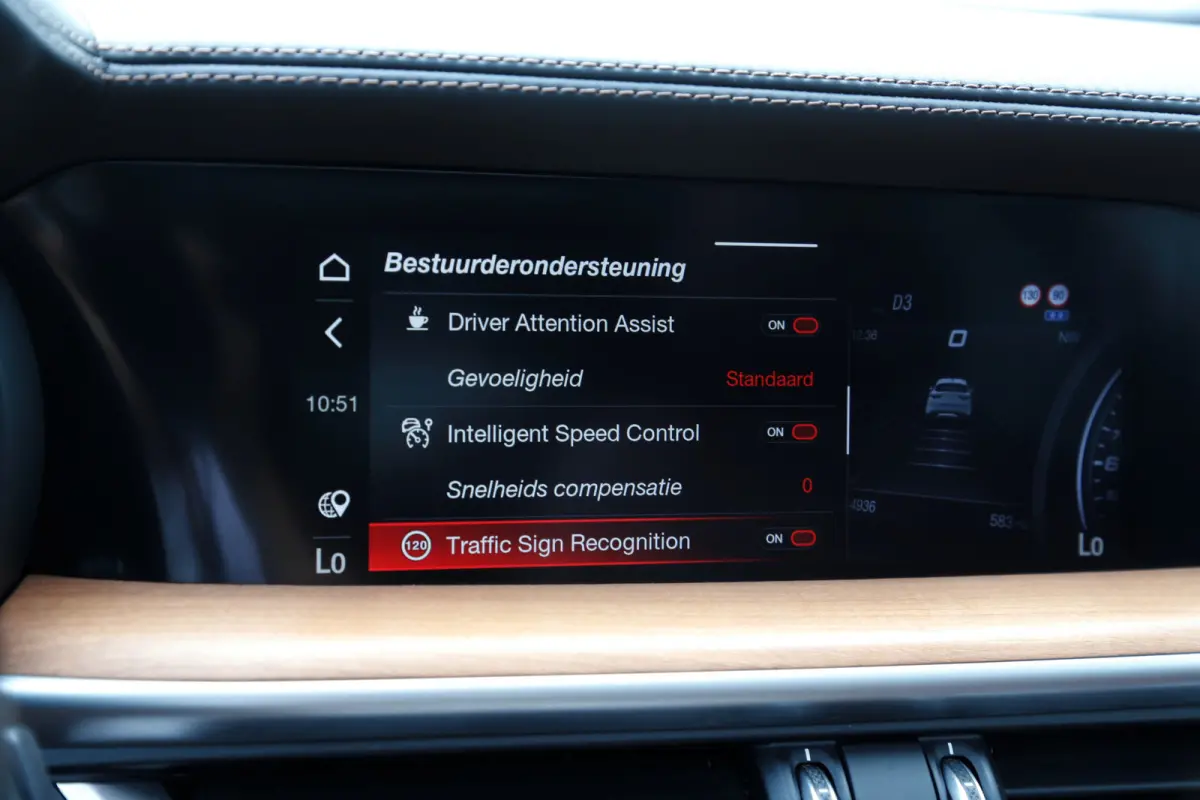 2.0 T 280PK Q4 AWD Ti*Perfect Alfa Onderh.*Pano/ACC met stuurhulp/Leder/Stoelverw./Stuurverw./Apple Carplay-Android/Dodehoek/Rijstrook/Memorie/Keyless Entry+Go/DAB/LED/Camera/Parkeersens.V+A