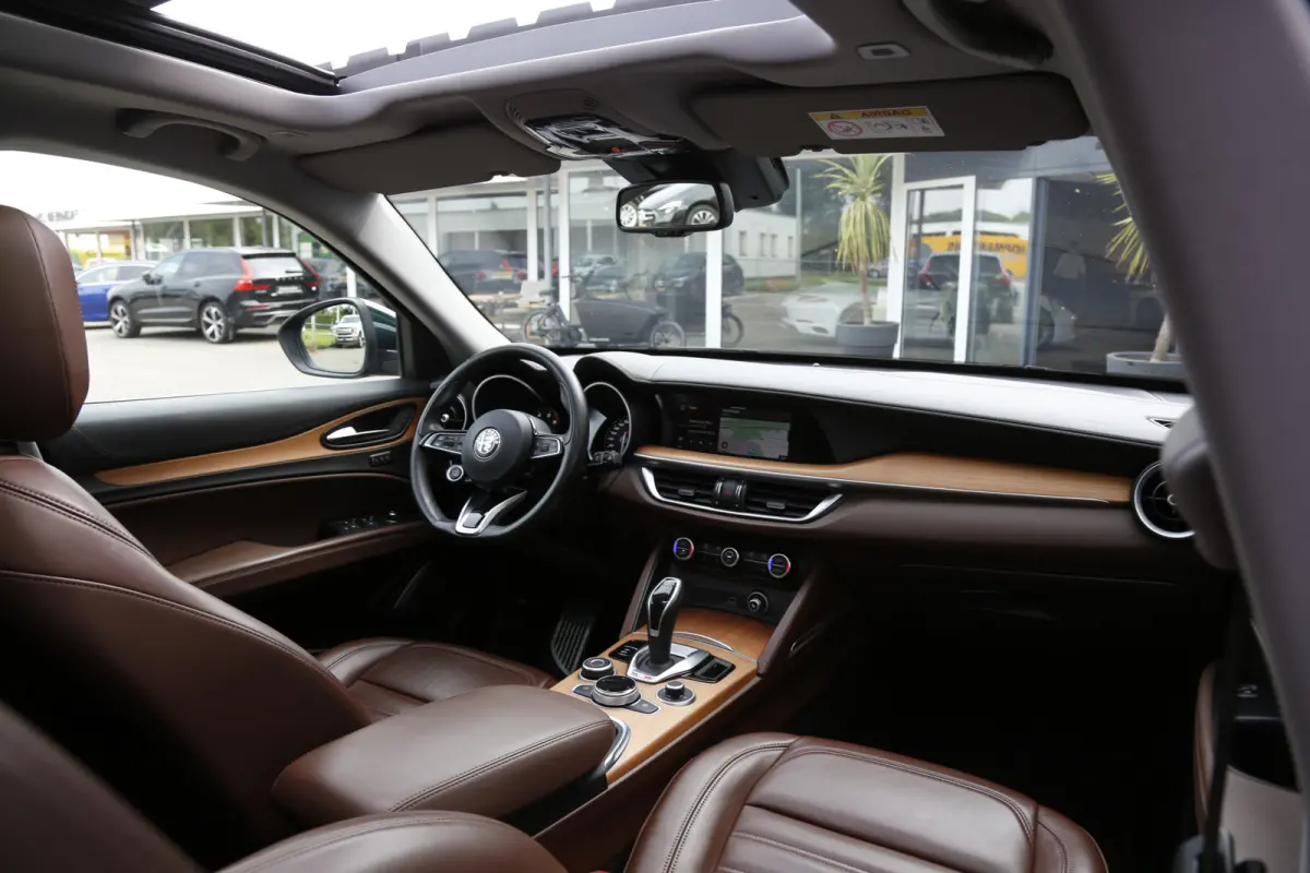2.0 T 280PK Q4 AWD Ti*Perfect Alfa Onderh.*Pano/ACC met stuurhulp/Leder/Stoelverw./Stuurverw./Apple Carplay-Android/Dodehoek/Rijstrook/Memorie/Keyless Entry+Go/DAB/LED/Camera/Parkeersens.V+A