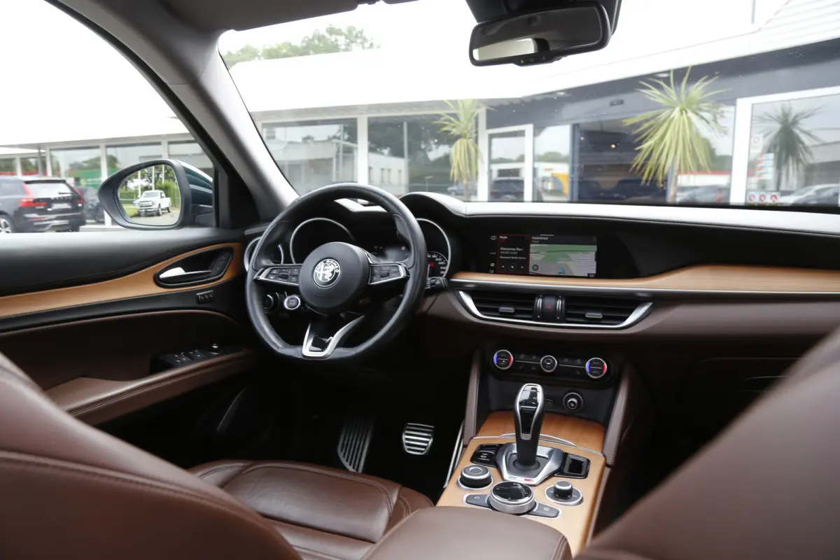 2.0 T 280PK Q4 AWD Ti*Perfect Alfa Onderh.*Pano/ACC met stuurhulp/Leder/Stoelverw./Stuurverw./Apple Carplay-Android/Dodehoek/Rijstrook/Memorie/Keyless Entry+Go/DAB/LED/Camera/Parkeersens.V+A