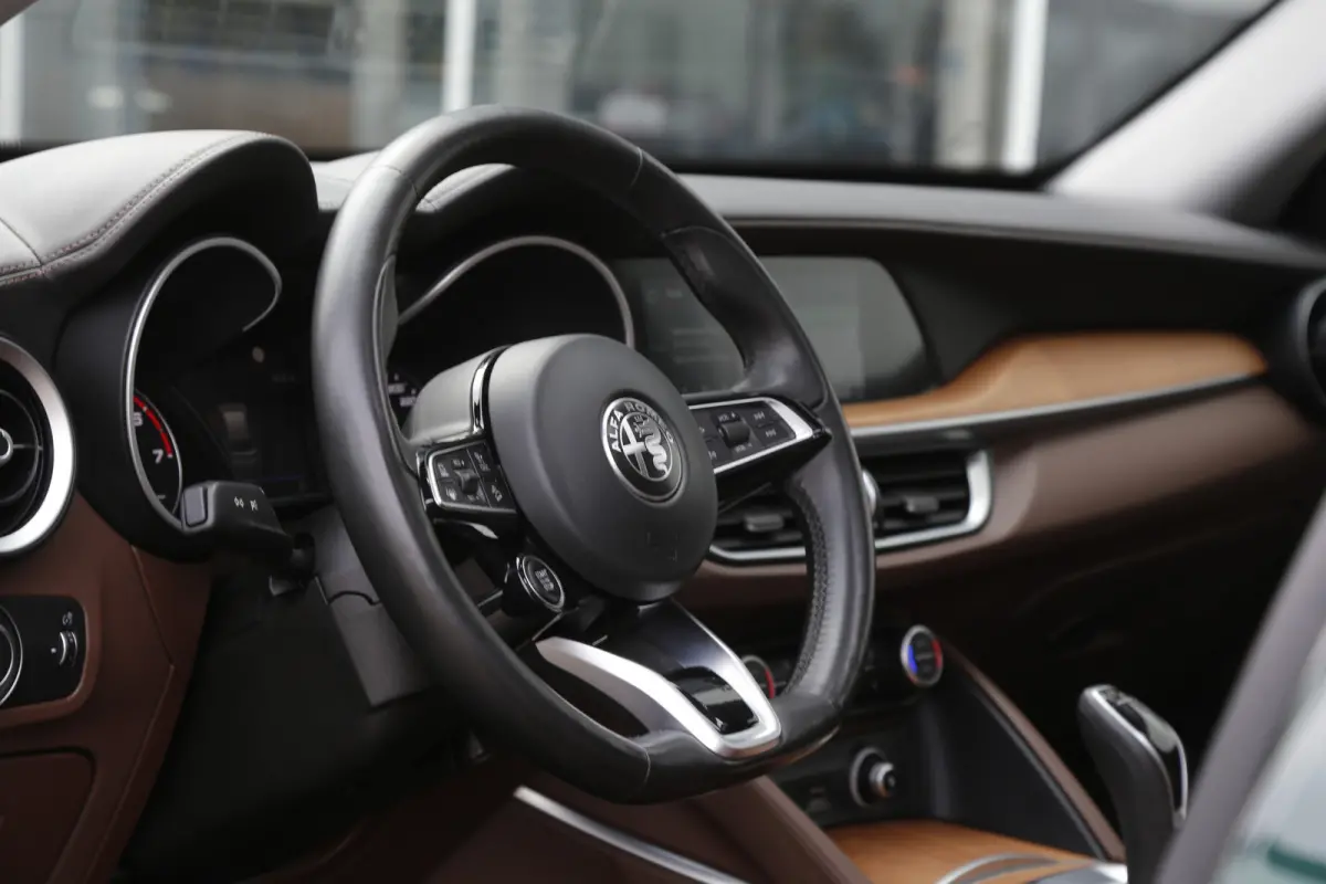 2.0 T 280PK Q4 AWD Ti*Perfect Alfa Onderh.*Pano/ACC met stuurhulp/Leder/Stoelverw./Stuurverw./Apple Carplay-Android/Dodehoek/Rijstrook/Memorie/Keyless Entry+Go/DAB/LED/Camera/Parkeersens.V+A