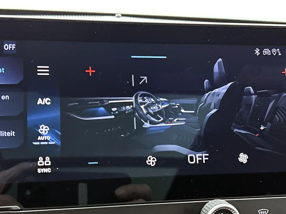 1.2 145pk e-Hybrid Summit Automaat | Schuif-/Kanteldak | Elektrische klep | Navigatie | Adaptieve Cruise control | 360 Camera | Elektrisch verstelb. Bestuurdersstoel | Stoelverwarming/Verkoe
