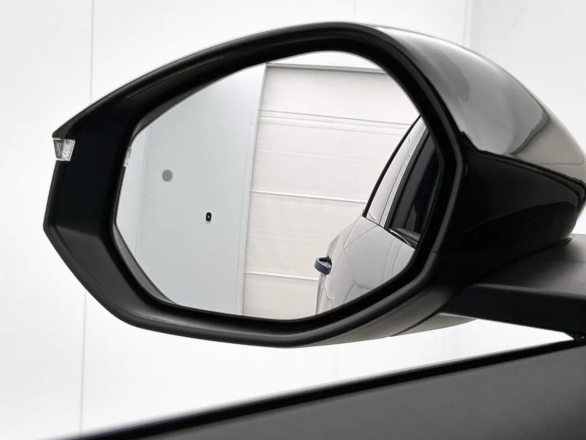 1.2 145pk e-Hybrid Summit Automaat | Schuif-/Kanteldak | Elektrische klep | Navigatie | Adaptieve Cruise control | 360 Camera | Elektrisch verstelb. Bestuurdersstoel | Stoelverwarming/Verkoe