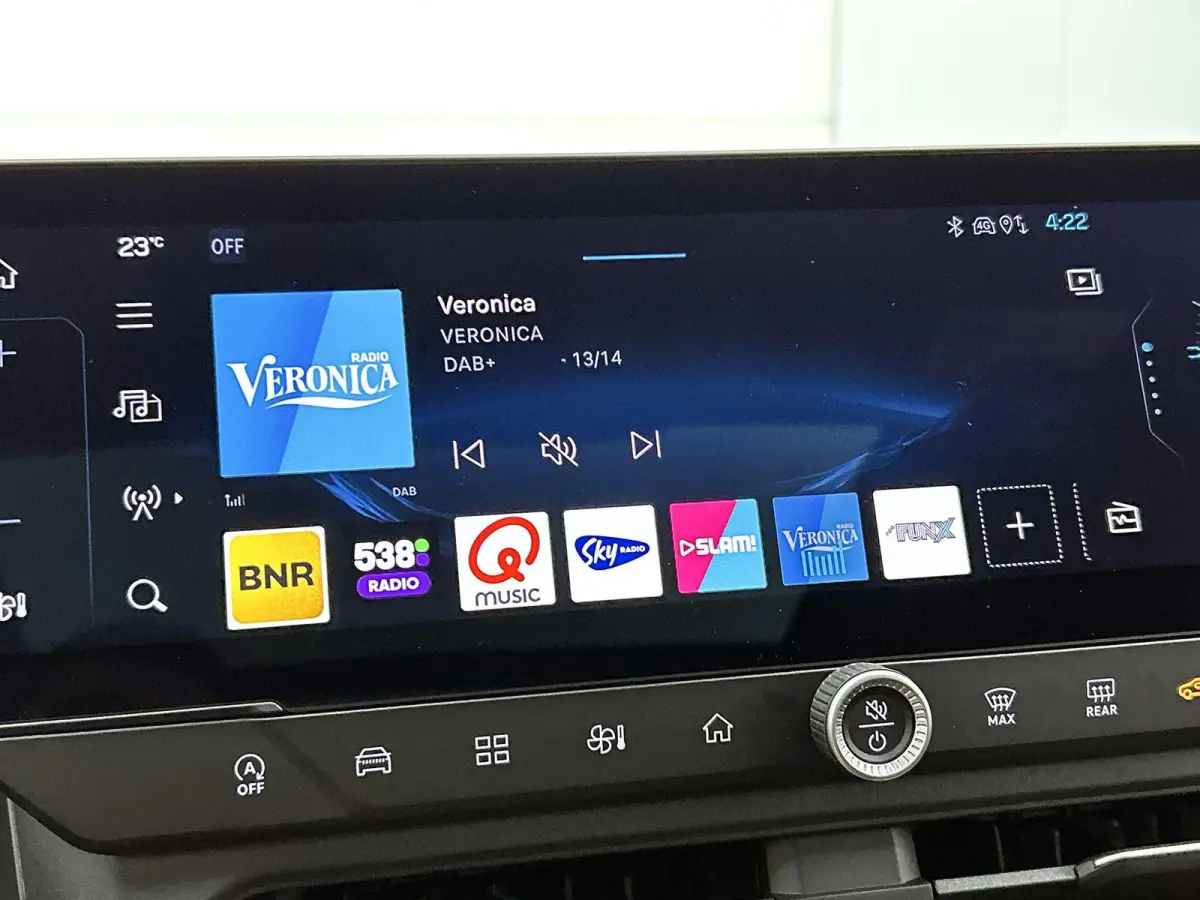 1.2 145pk e-Hybrid Summit Automaat | Schuif-/Kanteldak | Elektrische klep | Navigatie | Adaptieve Cruise control | 360 Camera | Elektrisch verstelb. Bestuurdersstoel | Stoelverwarming/Verkoe