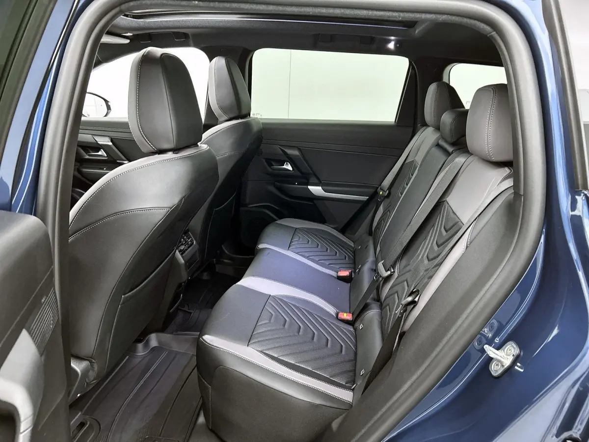 1.2 145pk e-Hybrid Summit Automaat | Schuif-/Kanteldak | Elektrische klep | Navigatie | Adaptieve Cruise control | 360 Camera | Elektrisch verstelb. Bestuurdersstoel | Stoelverwarming/Verkoe