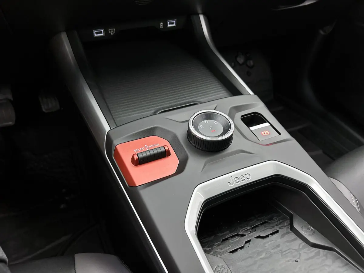 1.2 145pk e-Hybrid Summit Automaat | Schuif-/Kanteldak | Elektrische klep | Navigatie | Adaptieve Cruise control | 360 Camera | Elektrisch verstelb. Bestuurdersstoel | Stoelverwarming/Verkoe