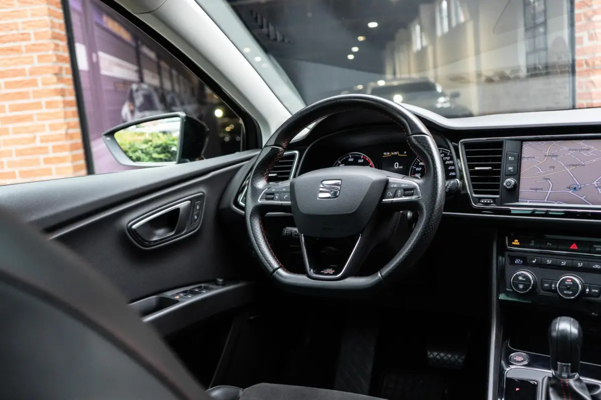 1.8 TSI FR Pano / Camera / Navi