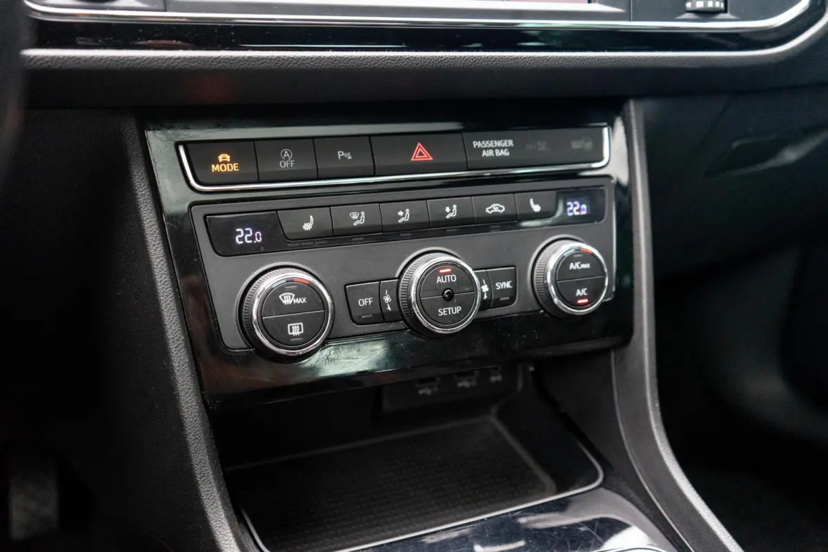 1.8 TSI FR Pano / Camera / Navi