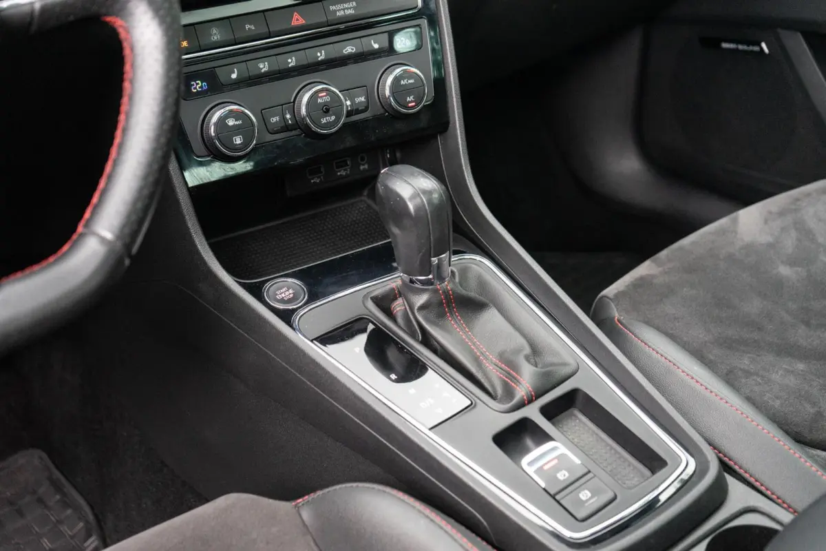 1.8 TSI FR Pano / Camera / Navi