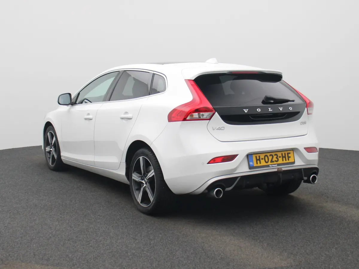 2.0 D3 Polar+ Sport AUTOMAAT | PANORAMADAK | TREKHAAK | R-DESIGN | NAVIGATIE | CRUISE | CLIMA | STOELVERWARMING | 12 MAANDEN BOVAG GARANTIE |
