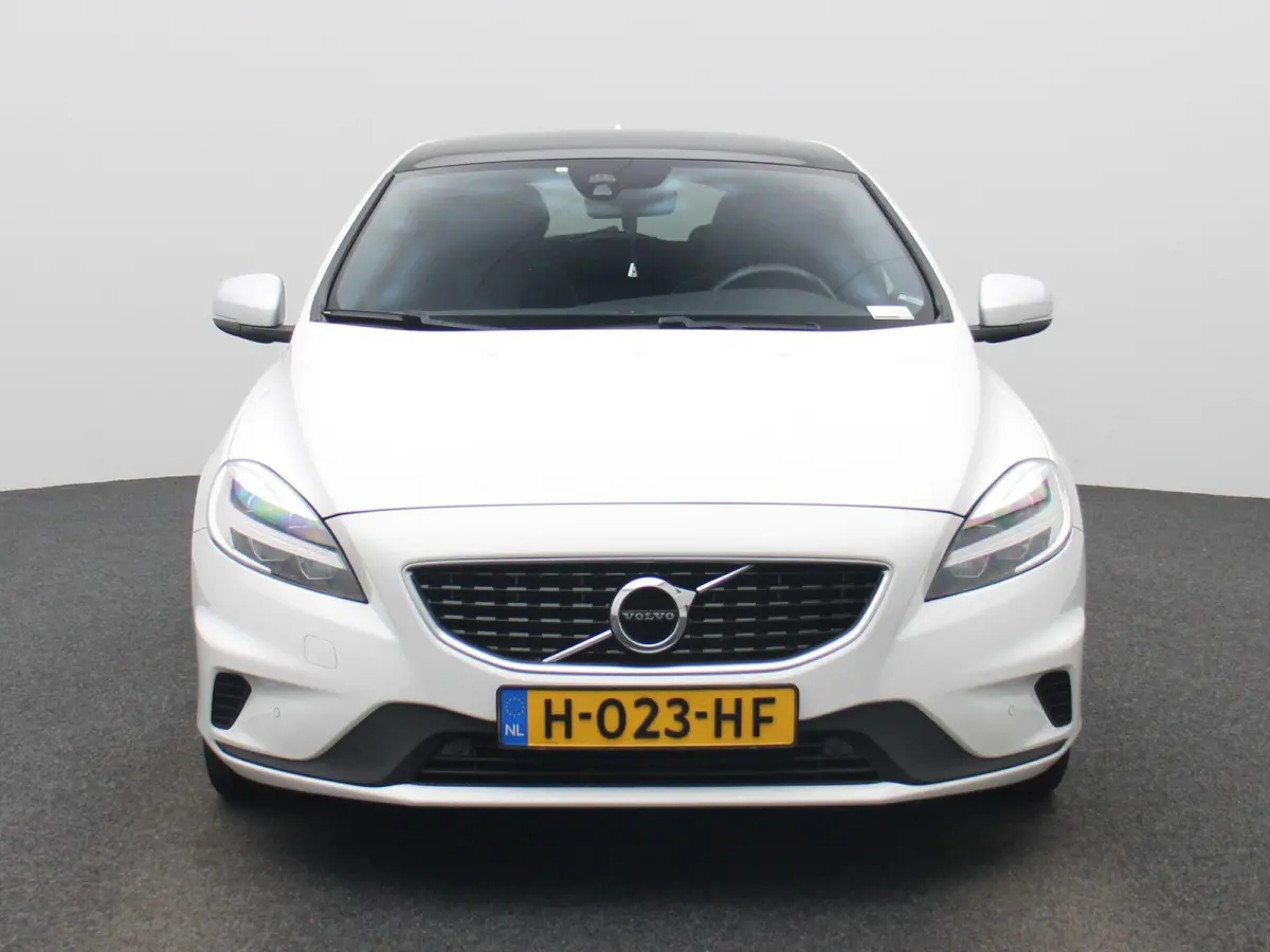 2.0 D3 Polar+ Sport AUTOMAAT | PANORAMADAK | TREKHAAK | R-DESIGN | NAVIGATIE | CRUISE | CLIMA | STOELVERWARMING | 12 MAANDEN BOVAG GARANTIE |