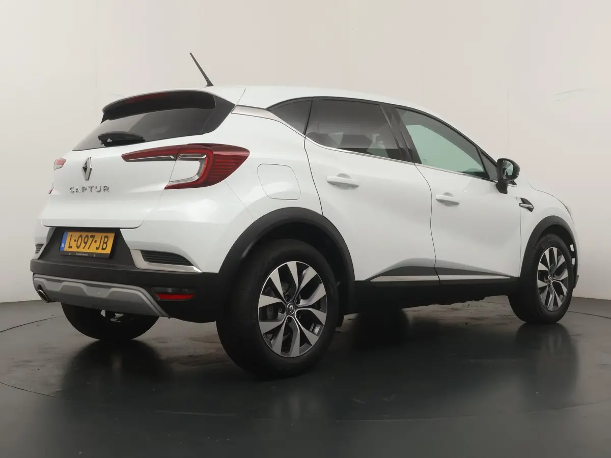 TCe 140 EDC GPF Intens | AUTOMAAT | Parkeercamera | Navigatie | BOSE Audio |