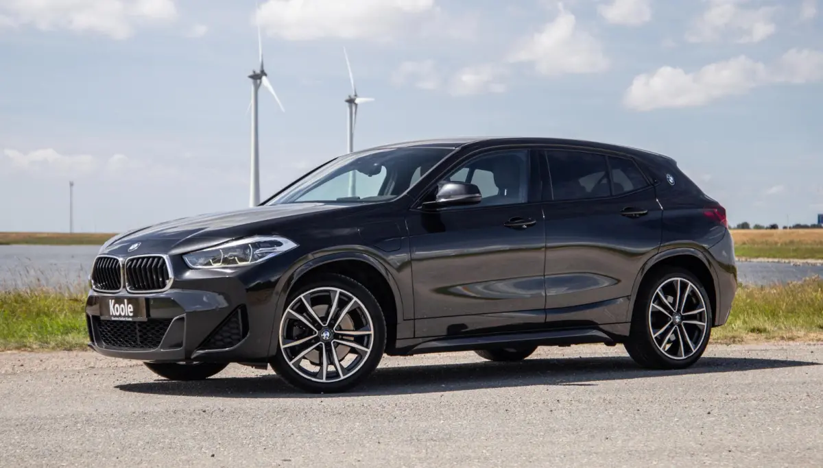 xDrive25e High Executive M PAKKET / CARPLAY / CRUISE CONTROLE / BRUIN LEER / STOELVERWARMING