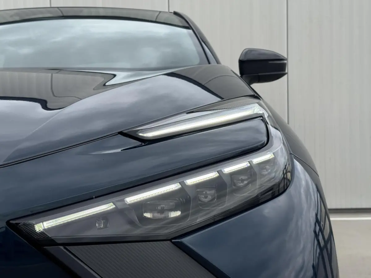 2.0 Plug-in Hybrid 220 First Edition|NL-Auto
