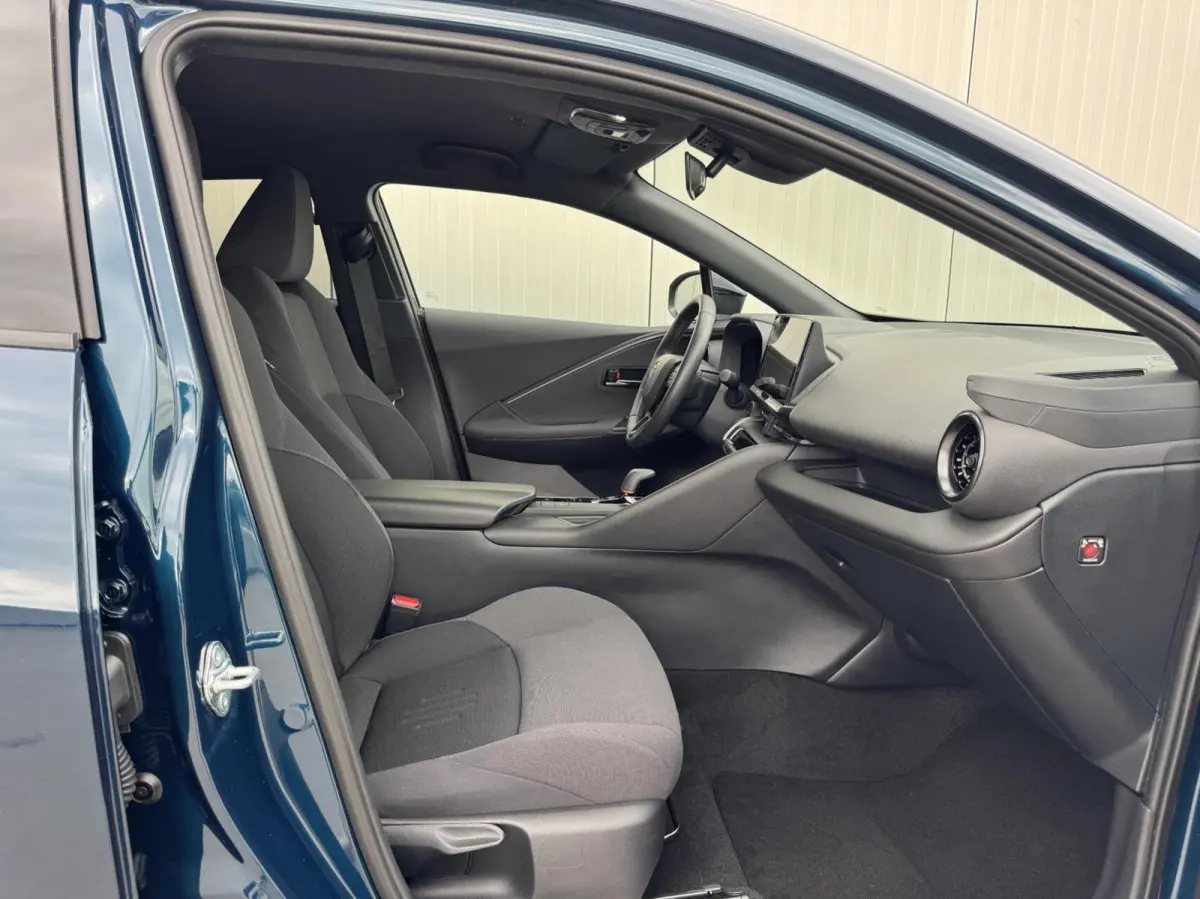 2.0 Plug-in Hybrid 220 First Edition|NL-Auto