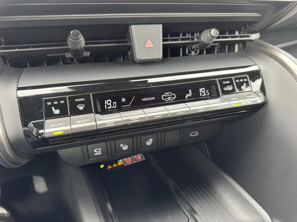 2.0 Plug-in Hybrid 220 First Edition|NL-Auto